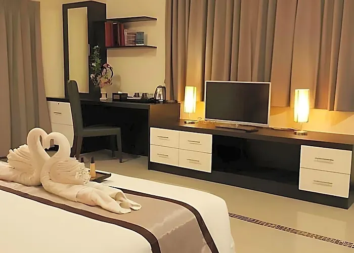 Leelawadee Modern Huaykwang - ลีลาวดี ห้วยขวาง Hotel 3*