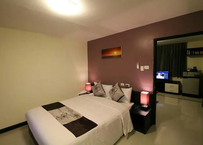 Leelawadee Modern Huaykwang - ลีลาวดี ห้วยขวาง Hotel