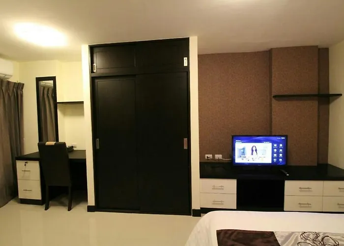 Leelawadee Modern Huaykwang - ลีลาวดี ห้วยขวาง Hotel 3*